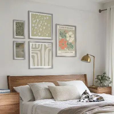 Modernes Wandbilder-Set mit Pflanzenmotiven und Boho-Mustern