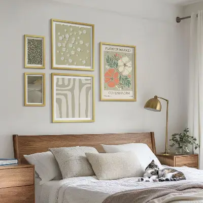 Modernes Wandbilder-Set mit Pflanzenmotiven und Boho-Mustern