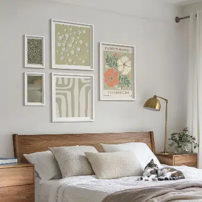 Modernes Wandbilder-Set mit Pflanzenmotiven und Boho-Mustern