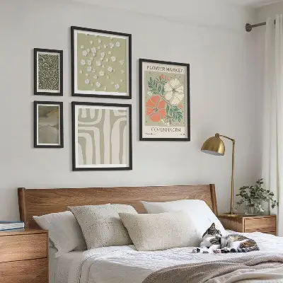 Modernes Wandbilder-Set mit Pflanzenmotiven und Boho-Mustern