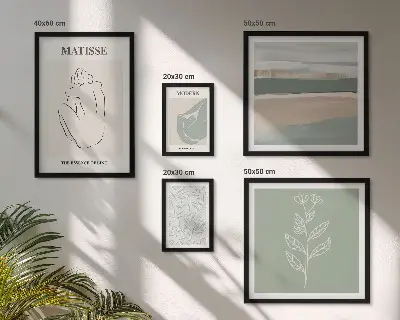 Modernes Wandbilder-Set mit stilvollen Pflanzengrafiken