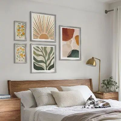 Modernes Wandbilder-Set mit stilvollen Pflanzengrafiken in Geometrie-Optik