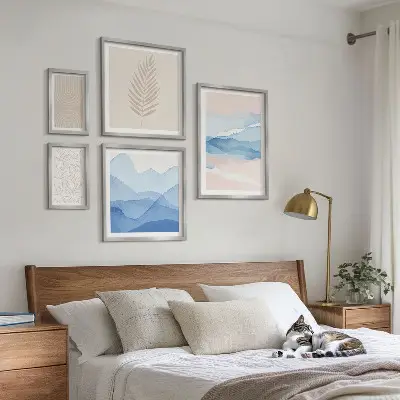 Bildergalerie-Set für die Wand mit abstrakten Landschaften und Blättern