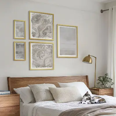 Bildergalerie-Set für die Wand in moderner Optik mit abgenutzten Texturen