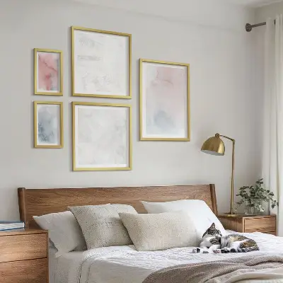 Bildergalerie-Set für die Wand mit pastellfarbenen Aquarelltexturen