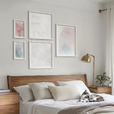 Bildergalerie-Set für die Wand mit pastellfarbenen Aquarelltexturen