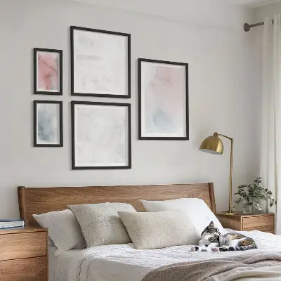 Bildergalerie-Set für die Wand mit pastellfarbenen Aquarelltexturen