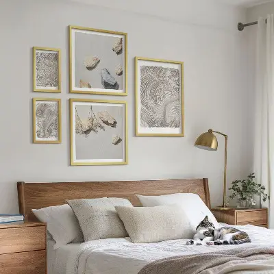 Bildergalerie-Set für die Wand mit modernen abstrakten Formen
