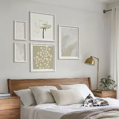 Bilderset für das Sofa mit modischen Boho-Texturen und Blumenmotiven