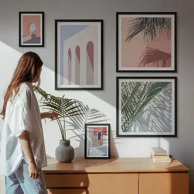 Bilderset mit Stadtarchitektur-Illustrationen für das Sofa