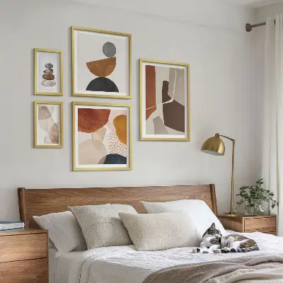 Bildergalerie-Set für die Wand mit abstrakter Malerei als Dekoration