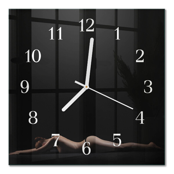 Quadratische wanduhr modern Frau