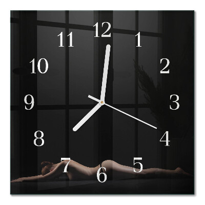 Quadratische wanduhr modern Frau