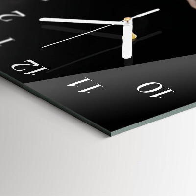 Quadratische wanduhr modern Frau