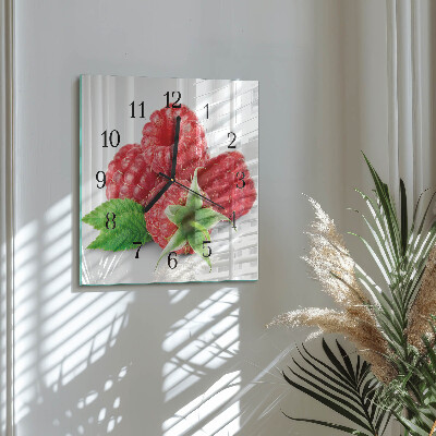 Moderne wanduhr quadratisch Himbeeren