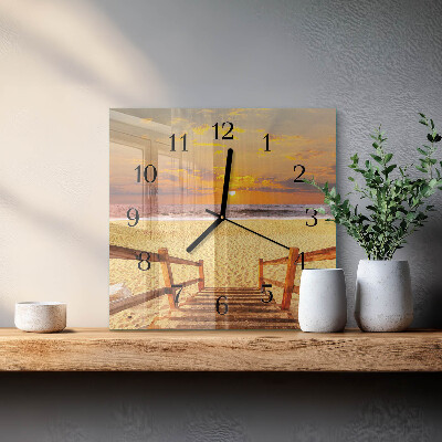 Quadratische wanduhr modern Brücke am Strand