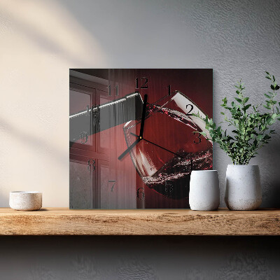 Quadratische wanduhr modern Ein Glas Wein