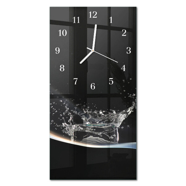 Vertikale Uhr Wasser