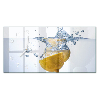 Horizontale glas wanduhr Eine Zitronenscheibe in Wasser