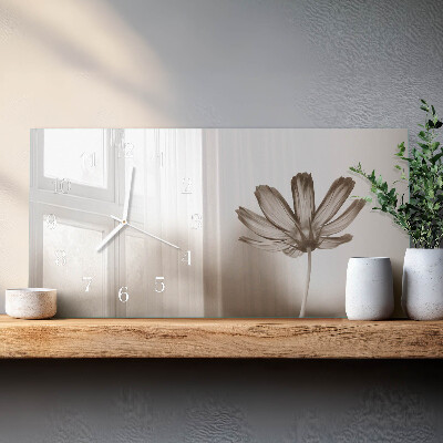 Glasuhr horizontal Eine Blume ist aufgeblüht