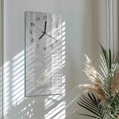 Wanduhr design ausgefallen vertikal Ein Blatt Papier