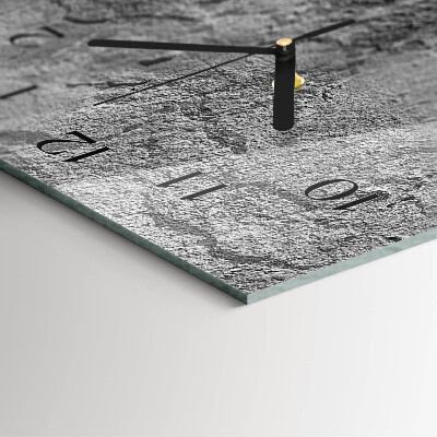 Wanduhr design ausgefallen vertikal Betonwand